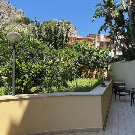 Appartamento Delia S House *